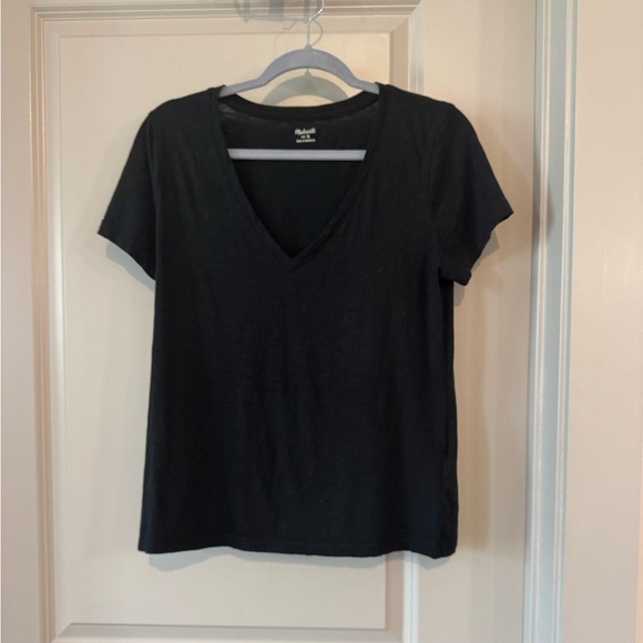 Madewell Tops - Madewell Short Sleeve V-Neck Shirt l M